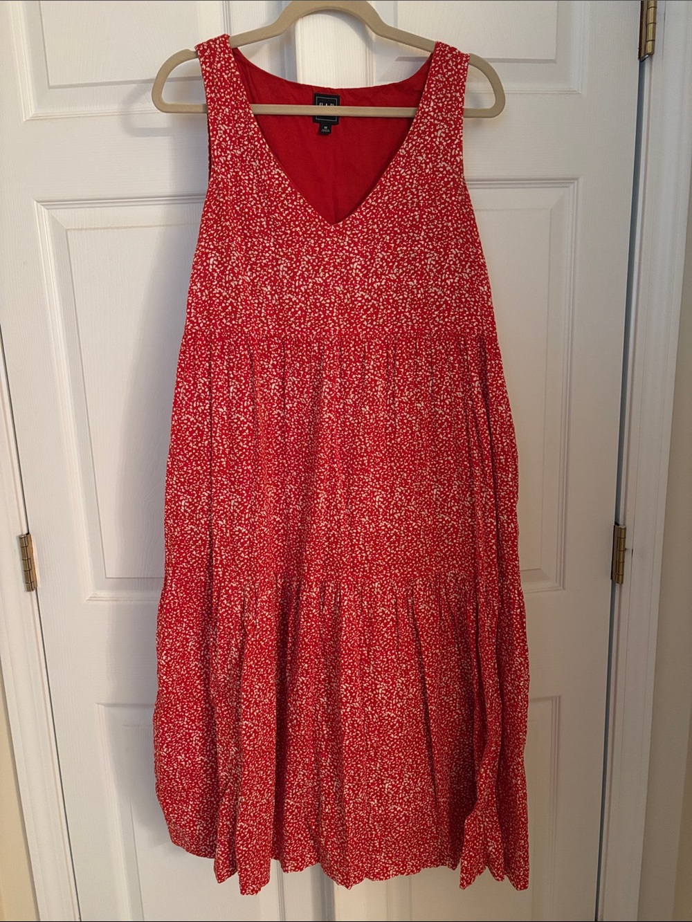 Gap v-neck tiered sleeveless dress